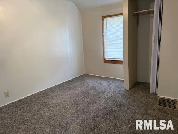 $98,900 | 121 North 9th Street, Herrin, IL 62948