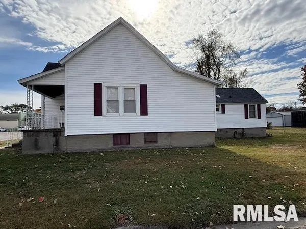 $98,900 | 121 North 9th Street, Herrin, IL 62948