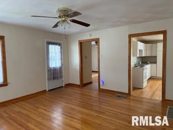 $98,900 | 121 North 9th Street, Herrin, IL 62948