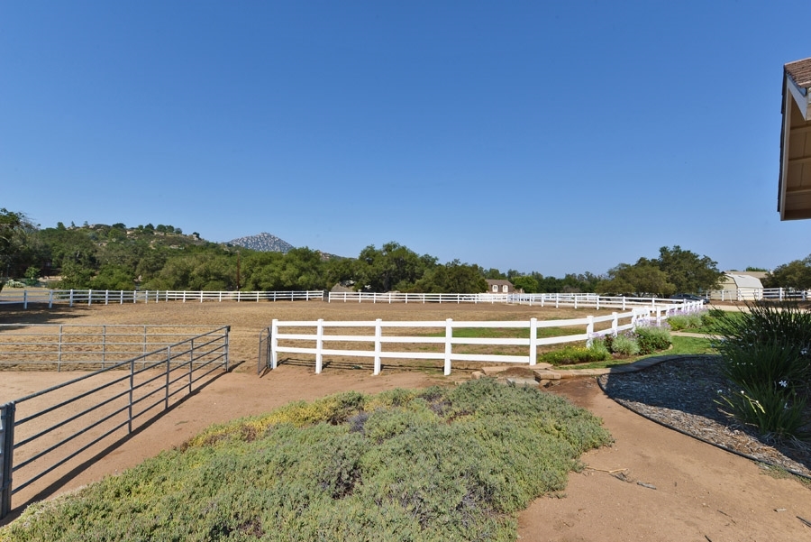 16971 Handlebar Road Ramona, CA 92065 - Photo 10 of 22