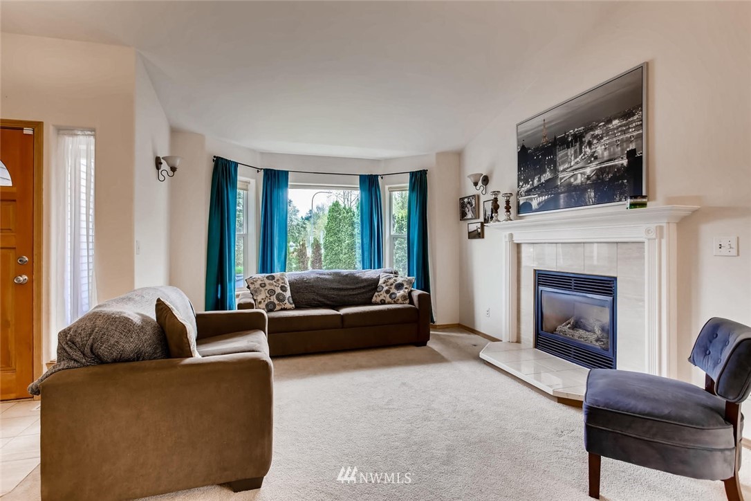 2924 Southeast 5th Street Renton, WA 98058 - Photo 4 of 25
