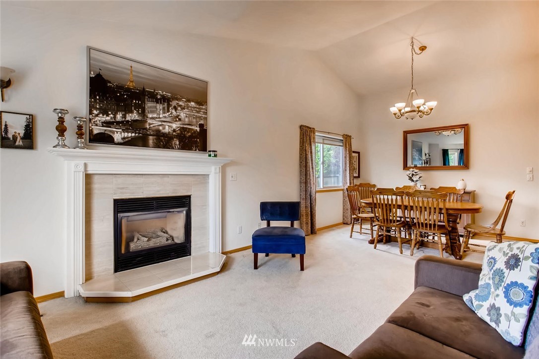 2924 Southeast 5th Street Renton, WA 98058 - Photo 5 of 25