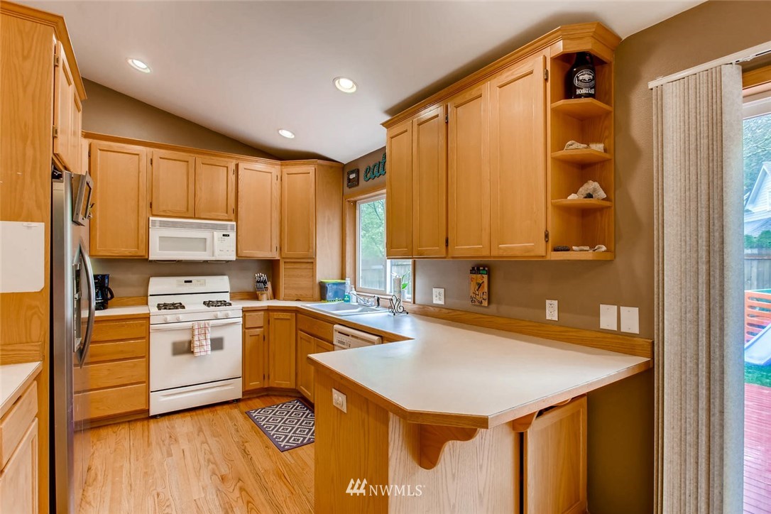 2924 Southeast 5th Street Renton, WA 98058 - Photo 8 of 25
