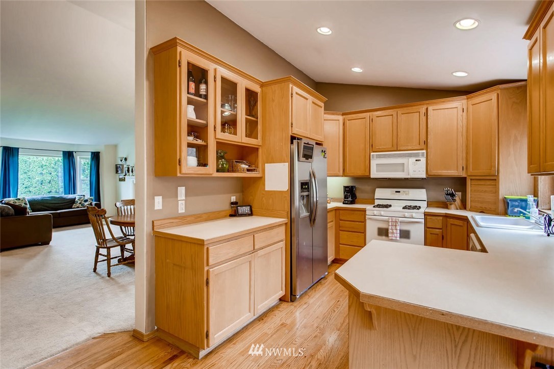 2924 Southeast 5th Street Renton, WA 98058 - Photo 9 of 25