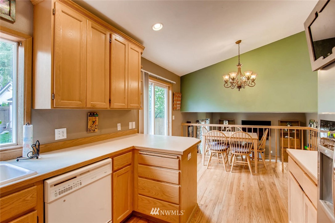 2924 Southeast 5th Street Renton, WA 98058 - Photo 10 of 25