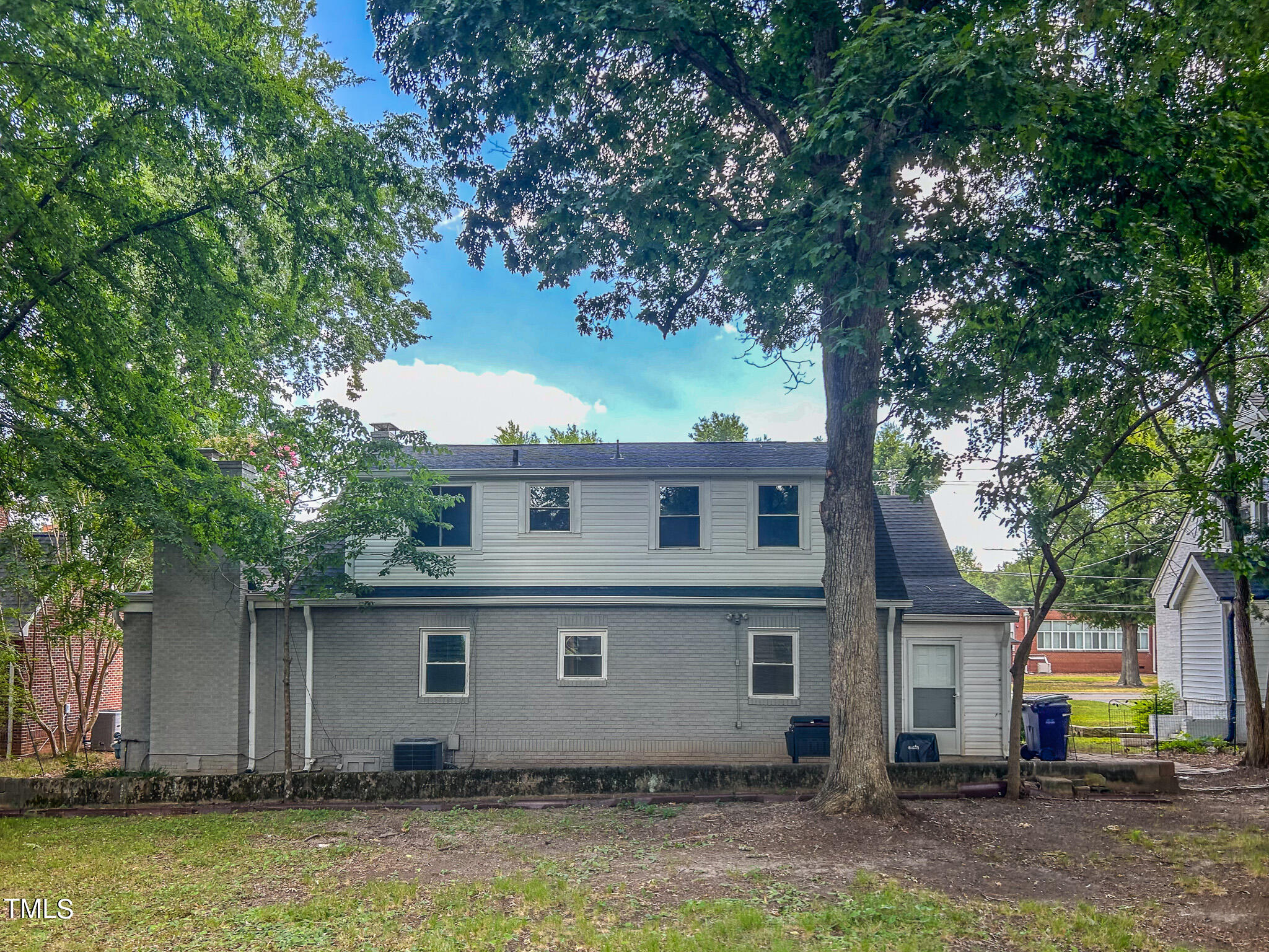 413 South Morgan Street Roxboro, NC 27573 - Photo 5 of 33 IMG_1978