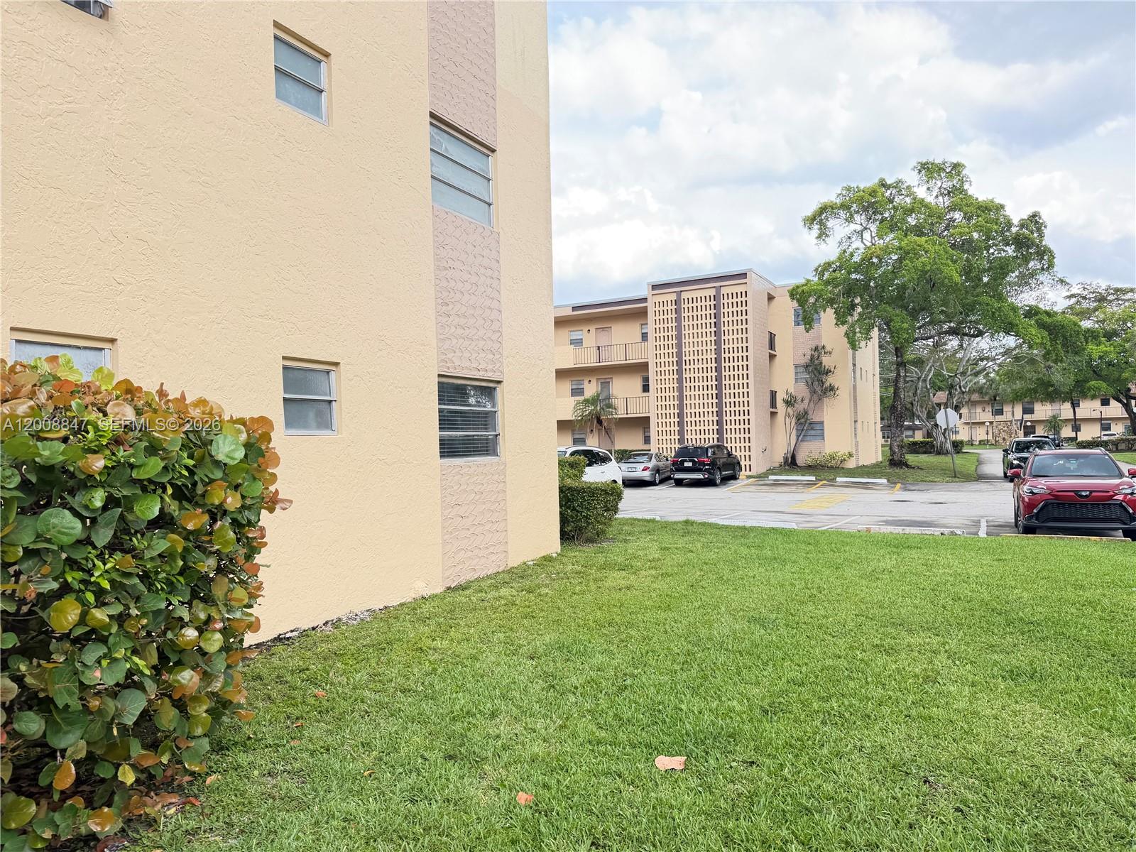 101 Berkley Road, Unit 101 Hollywood, FL 33024 - Photo 32 of 46 Gallery Image 32