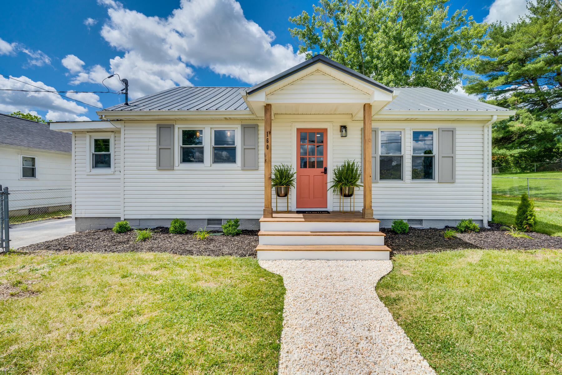 160 Shady View Road Kingsport, TN 37660 - Photo 1 of 24 001