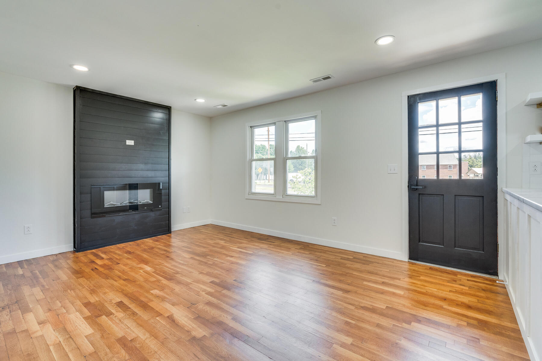 160 Shady View Road Kingsport, TN 37660 - Photo 5 of 24 005
