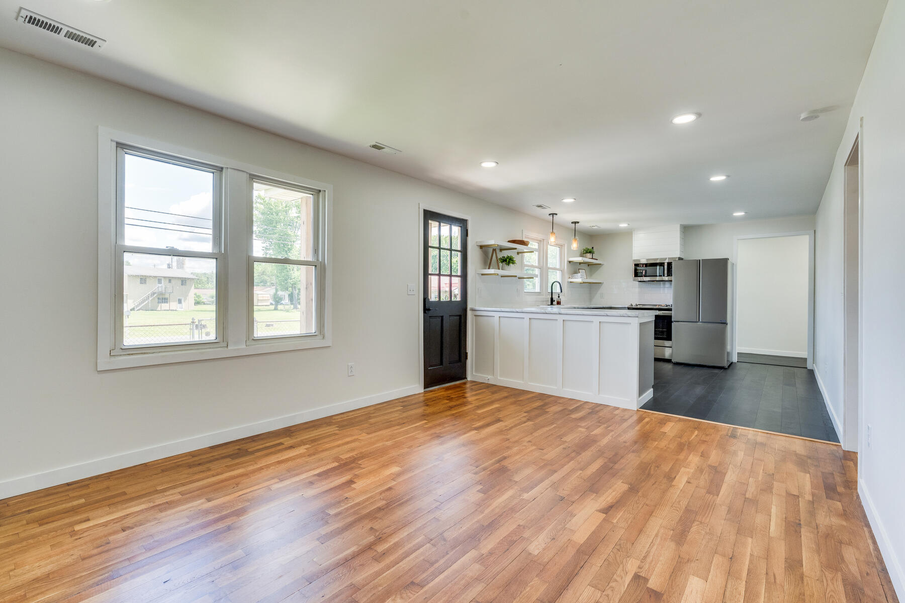 160 Shady View Road Kingsport, TN 37660 - Photo 6 of 24 006