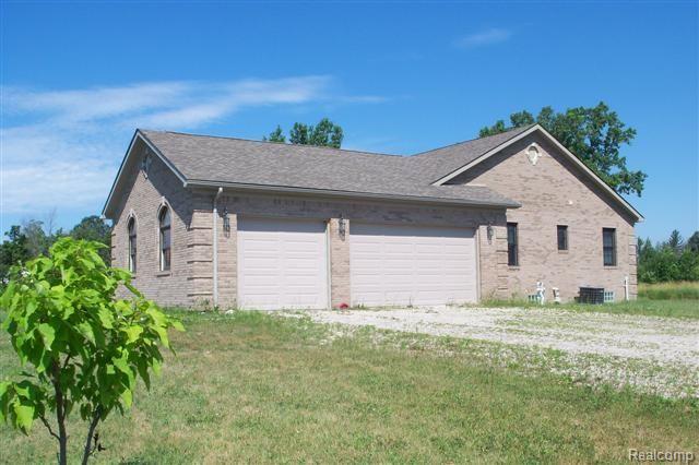 8850 Division Road Columbus, MI 48063 - Photo 2 of 21 100_0252-1 (Small)
