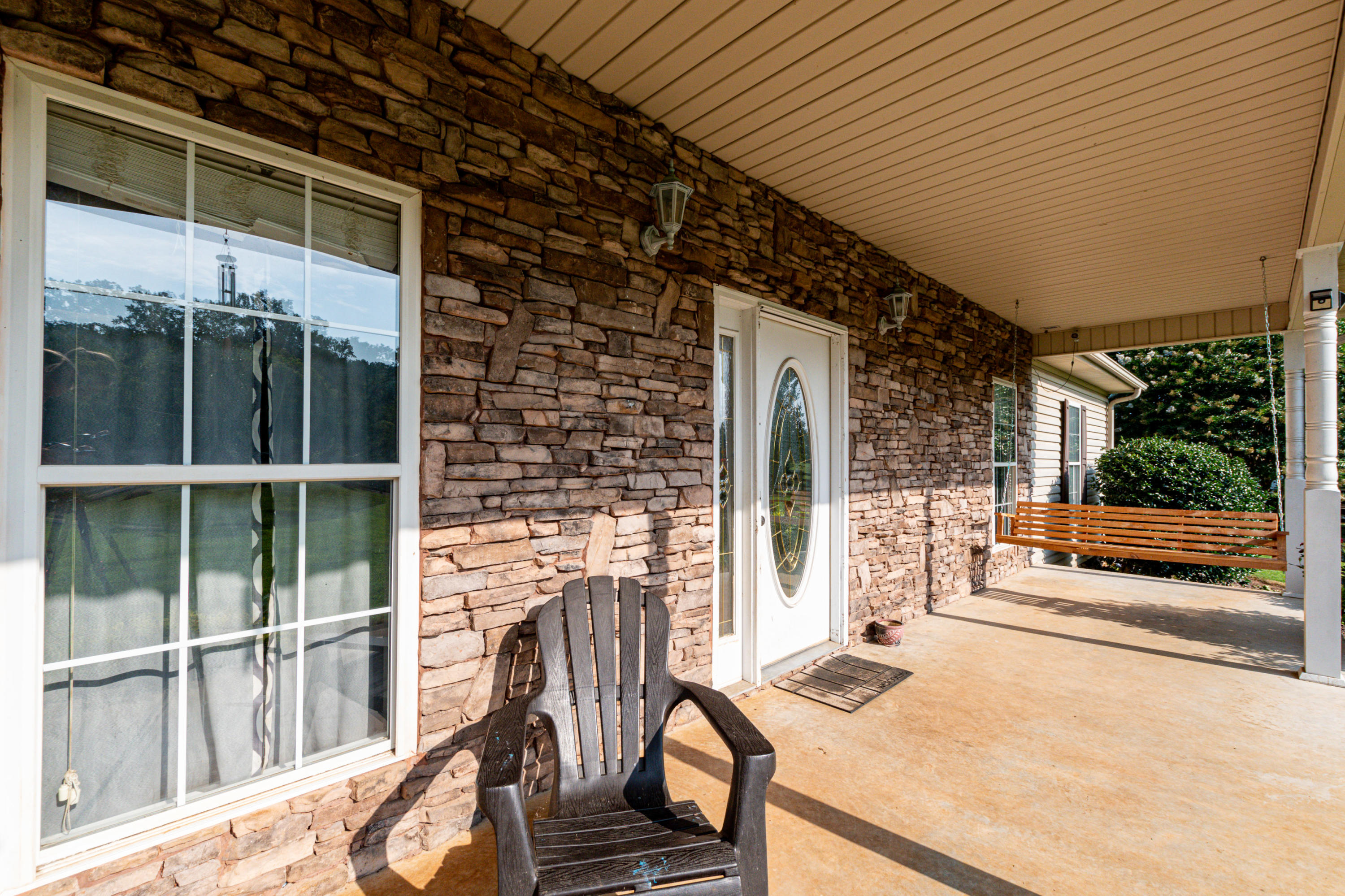 30 Reeves Road Trenton, GA 30752 - Photo 4 of 49 30 Reeves Dr-5