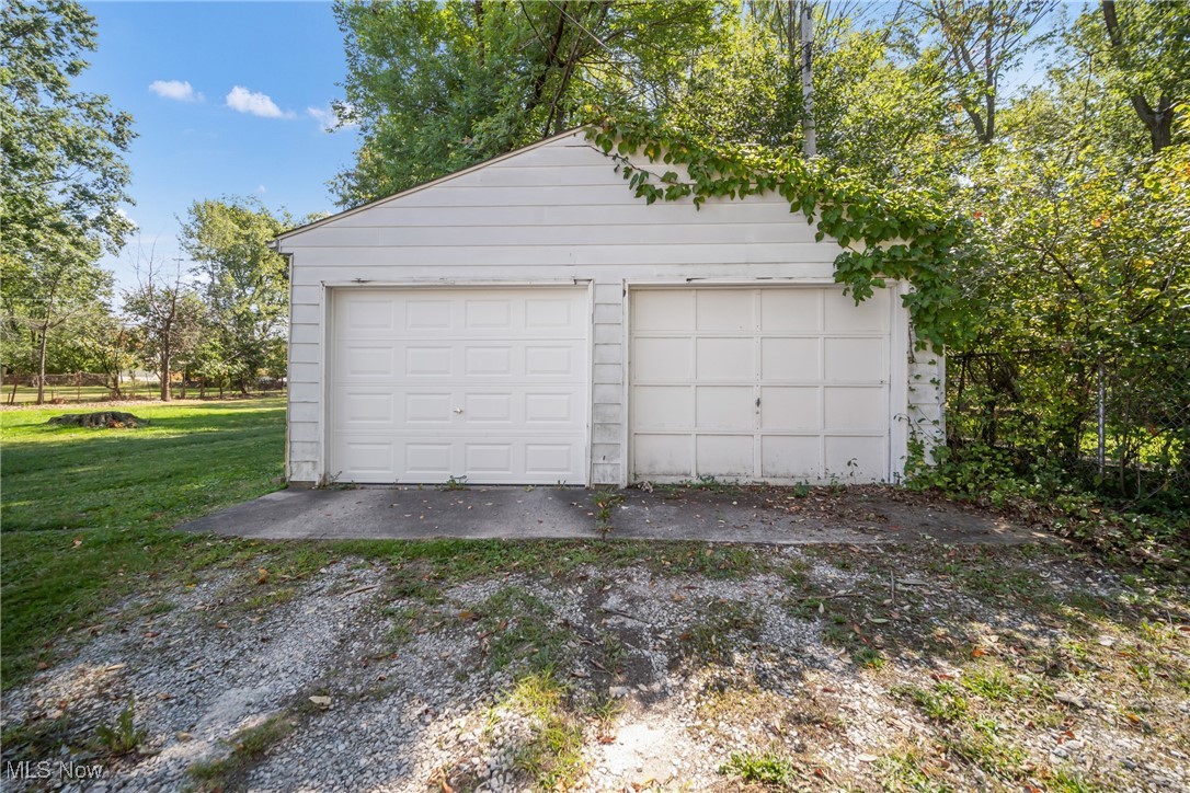 4719 Snow Road Cleveland, OH 44134 - Photo 35 of 45