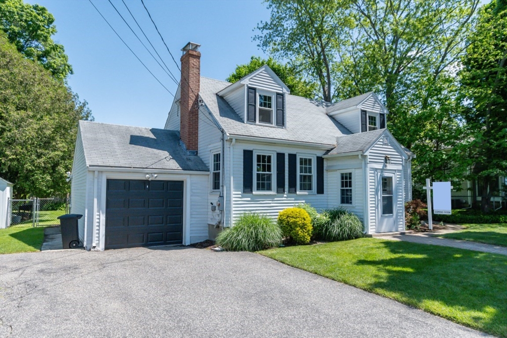 22 Tennyson Road Waltham, MA 02453 - Photo 2 of 33 Gallery Image 2