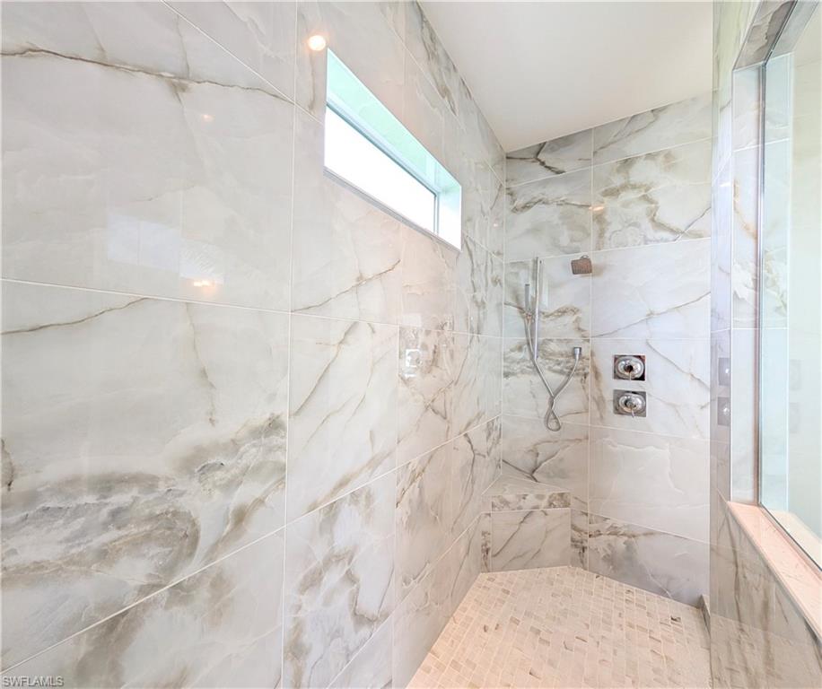 9077 Wisteria Way Naples, FL 34114 - Photo 19 of 47