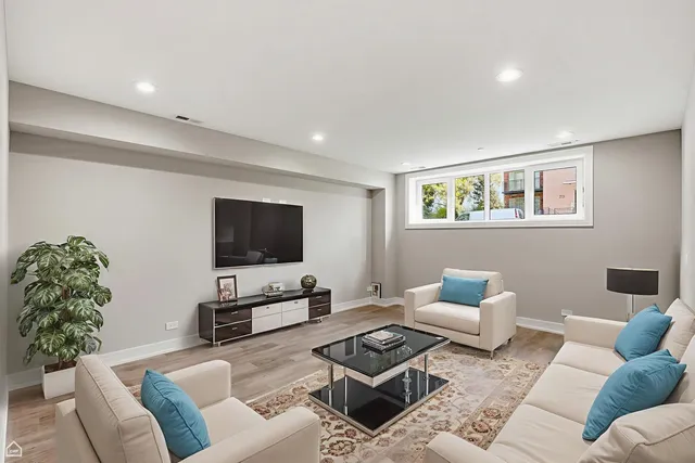 $3,600 | 2718 Budd Street, Unit 1N, River Grove, IL 60171