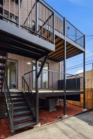 $3,600 | 2718 Budd Street, Unit 1N, River Grove, IL 60171