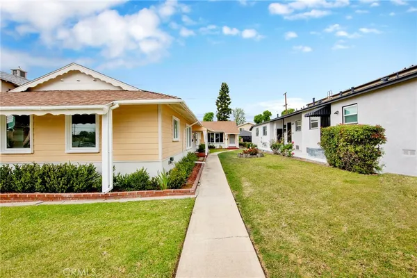 $3,000 | 2605 North Lincoln Street, Burbank, CA 91504