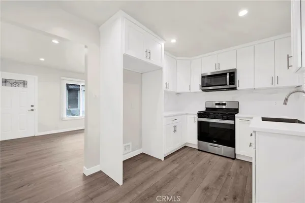 $3,000 | 2605 North Lincoln Street, Burbank, CA 91504