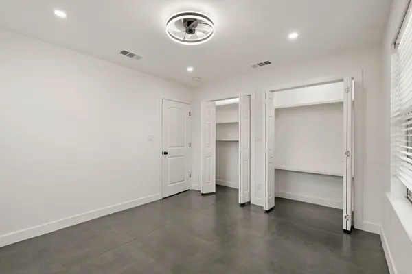 an empty room with a empty space