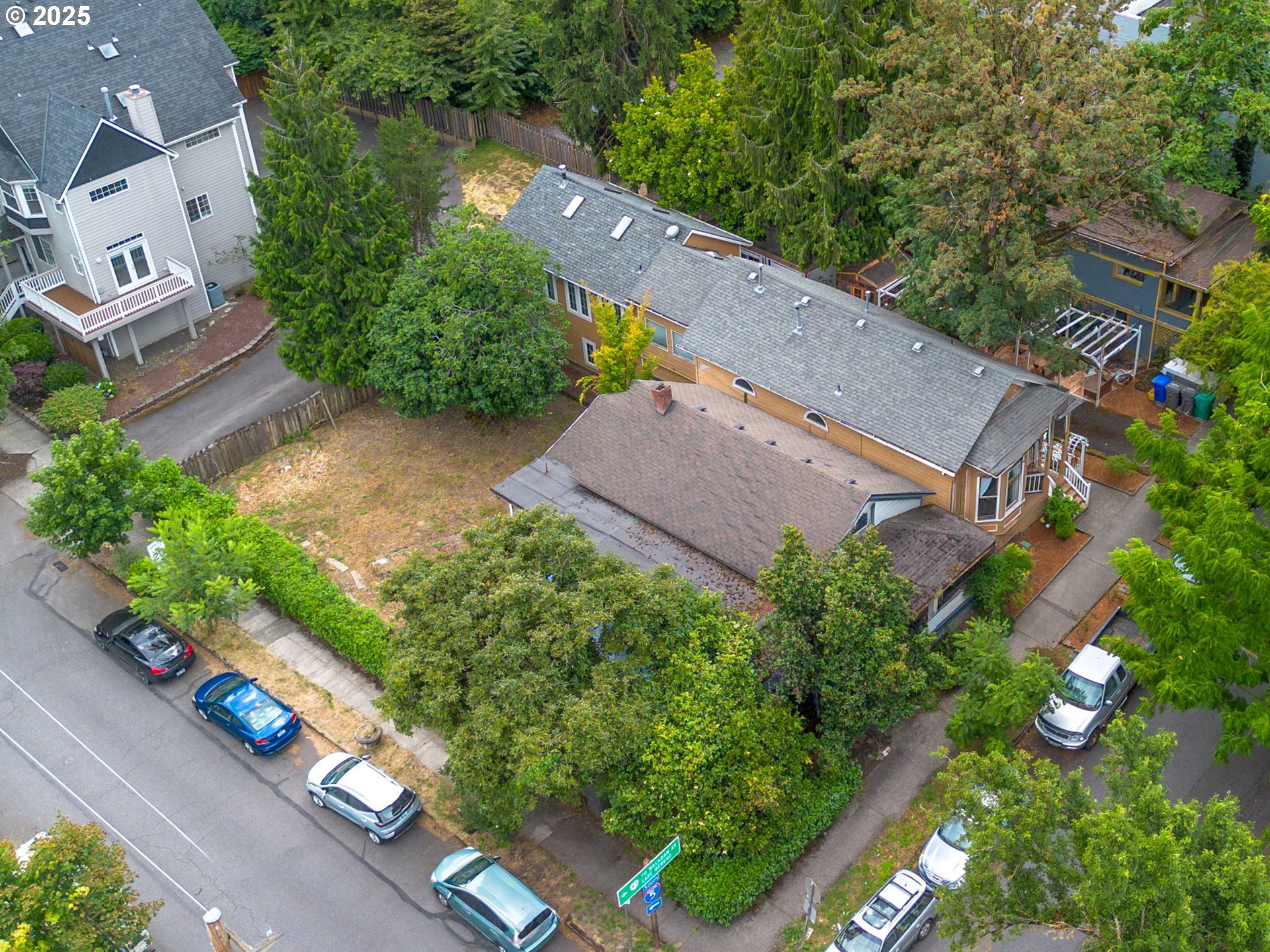 0234 Southwest Curry Street Portland, OR 97239 - Photo 8 of 11 Gallery Image 8