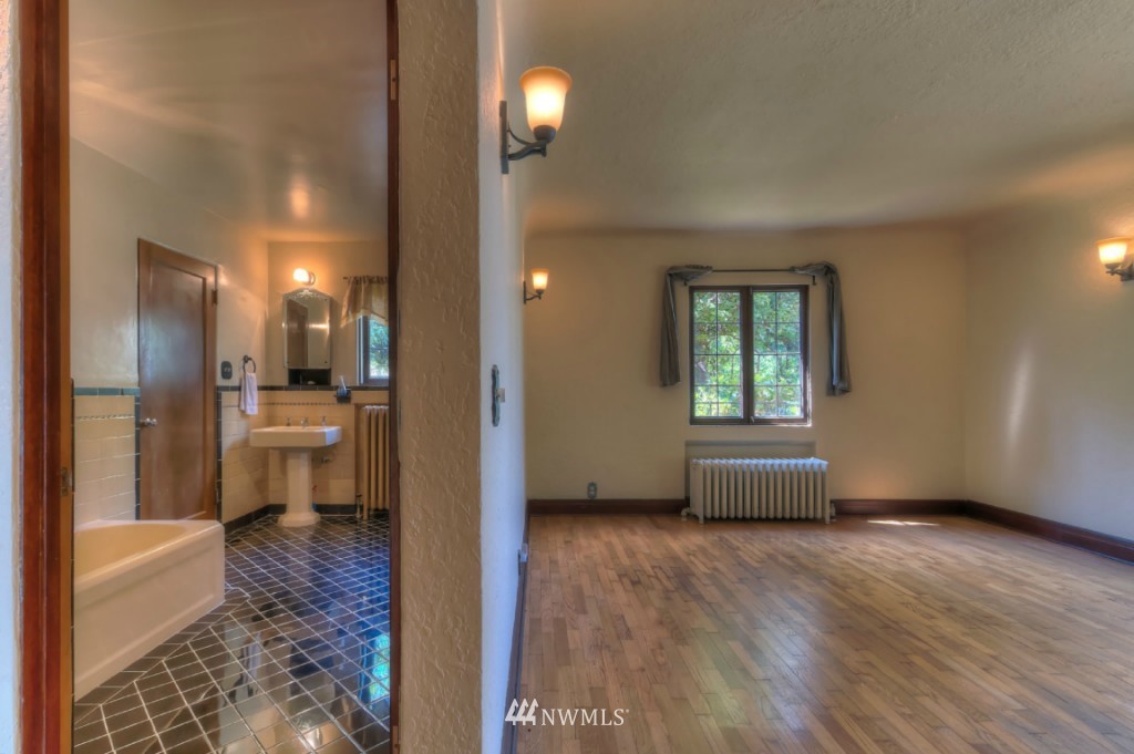 323 Delano Road Southwest Lakebay, WA 98349 - Photo 6 of 25 Gallery Image 6