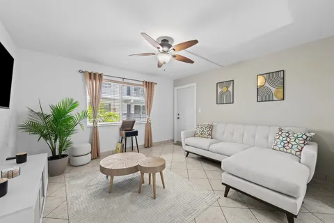 $245,000 | 1000 Southeast 15th Street, Unit 103, Fort Lauderdale, FL 33316