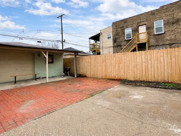 $2,800 | 5307 North Central Avenue, Unit 1, Chicago, IL 60630