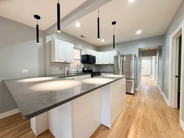 $2,800 | 5307 North Central Avenue, Unit 1, Chicago, IL 60630