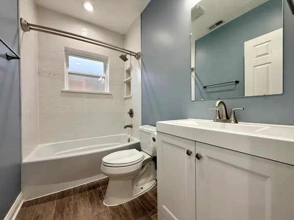 $2,800 | 5307 North Central Avenue, Unit 1, Chicago, IL 60630