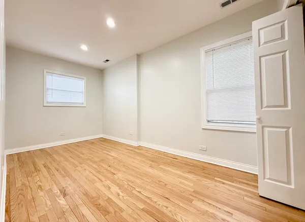 $2,800 | 5307 North Central Avenue, Unit 1, Chicago, IL 60630