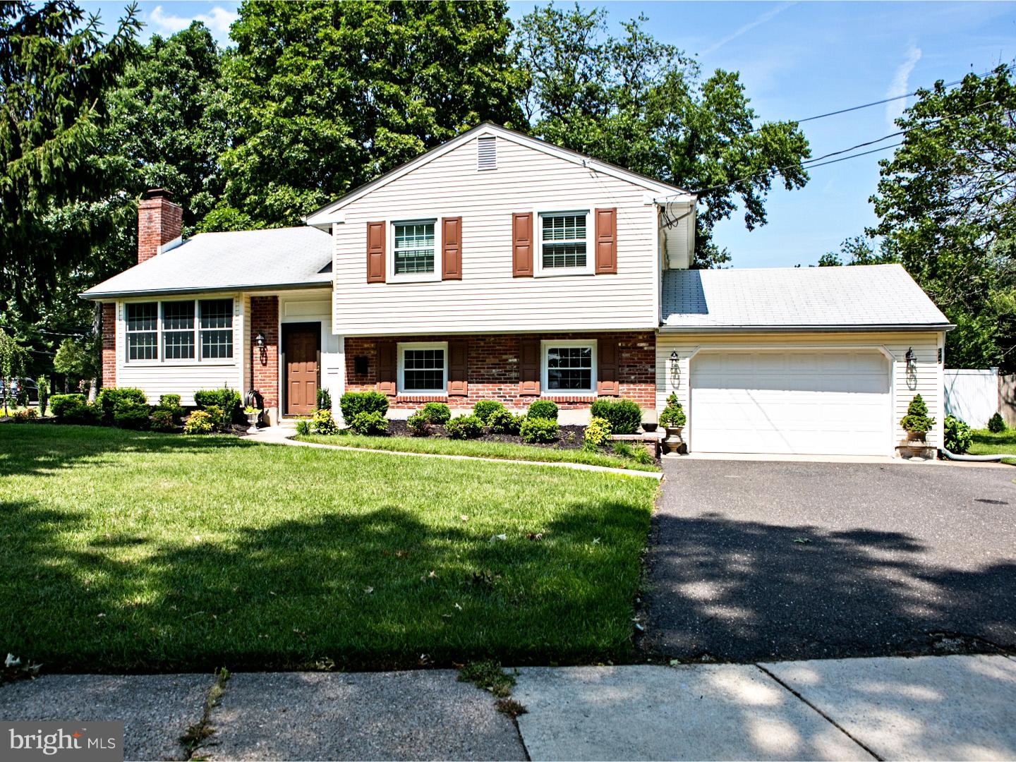 345 Farmdale Road Moorestown, NJ 08057 - Photo 2 of 24