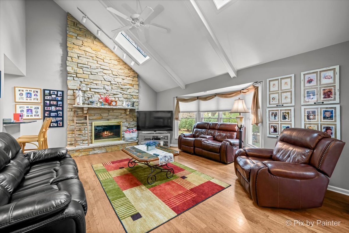 868 Cardiff Road Naperville, IL 60565 - Photo 12 of 45 Gallery Image 12