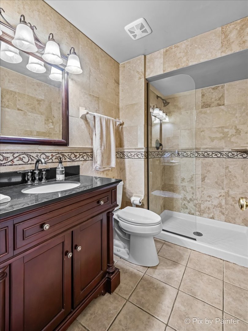 868 Cardiff Road Naperville, IL 60565 - Photo 17 of 45 Gallery Image 17
