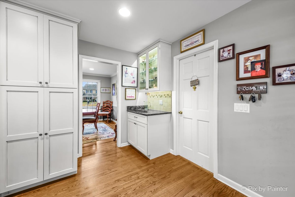 868 Cardiff Road Naperville, IL 60565 - Photo 9 of 45 Gallery Image 9