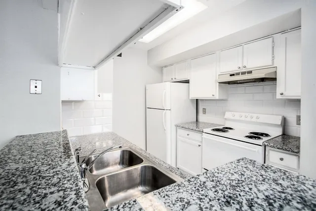 $1,100 | 2120 El Paseo Street, Unit 3106, Houston, TX 77054