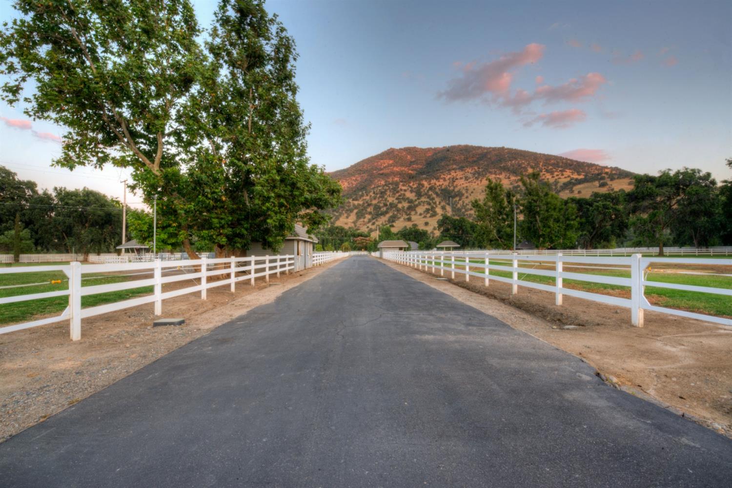 25941 East Trimmer Springs Road Sanger, CA 93657 - Photo 8 of 74 Gallery Image 8
