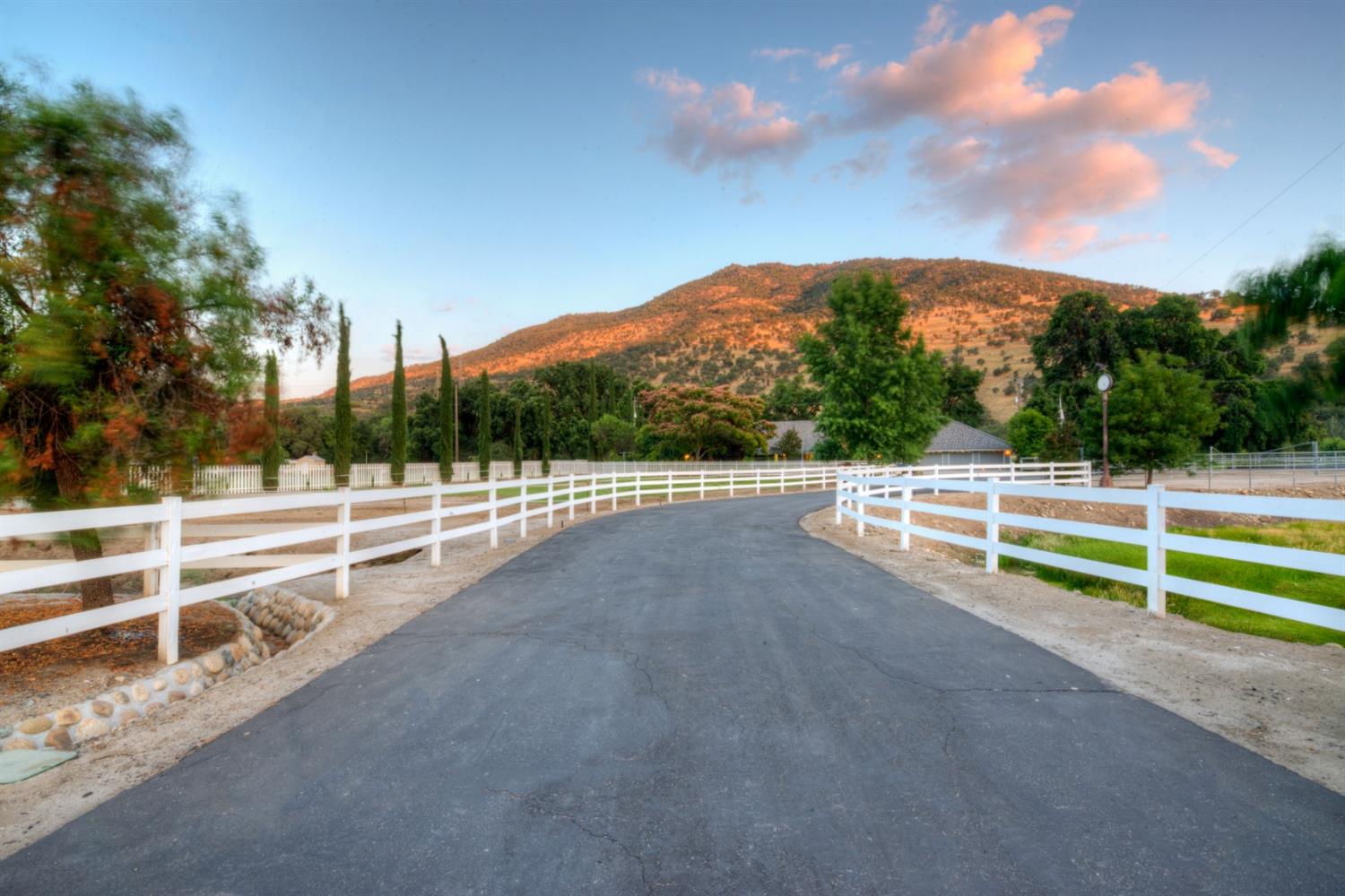 25941 East Trimmer Springs Road Sanger, CA 93657 - Photo 9 of 74 Gallery Image 9