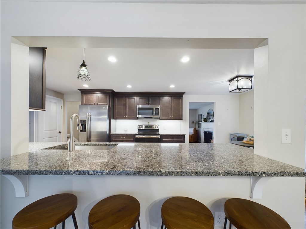 59 Darling Street Warwick, RI 02886 - Photo 12 of 28 Gallery Image 12