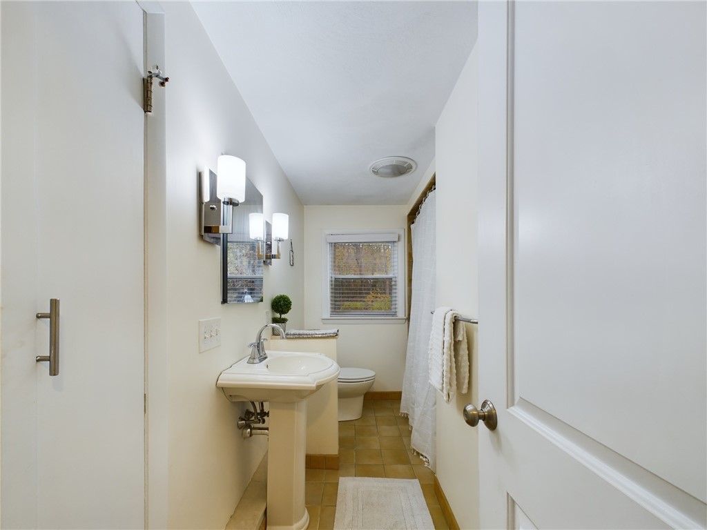 59 Darling Street Warwick, RI 02886 - Photo 20 of 28 Gallery Image 20