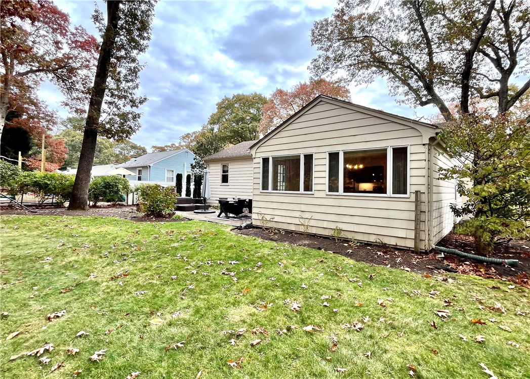 59 Darling Street Warwick, RI 02886 - Photo 2 of 28 Gallery Image 2