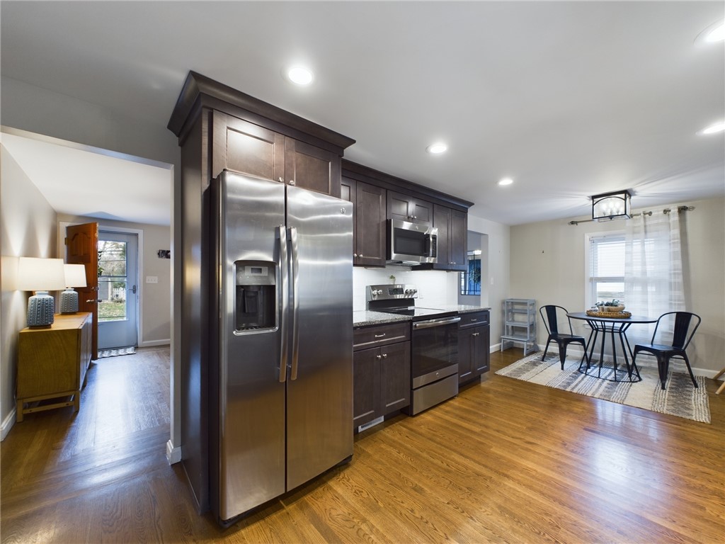 59 Darling Street Warwick, RI 02886 - Photo 9 of 28 Gallery Image 9
