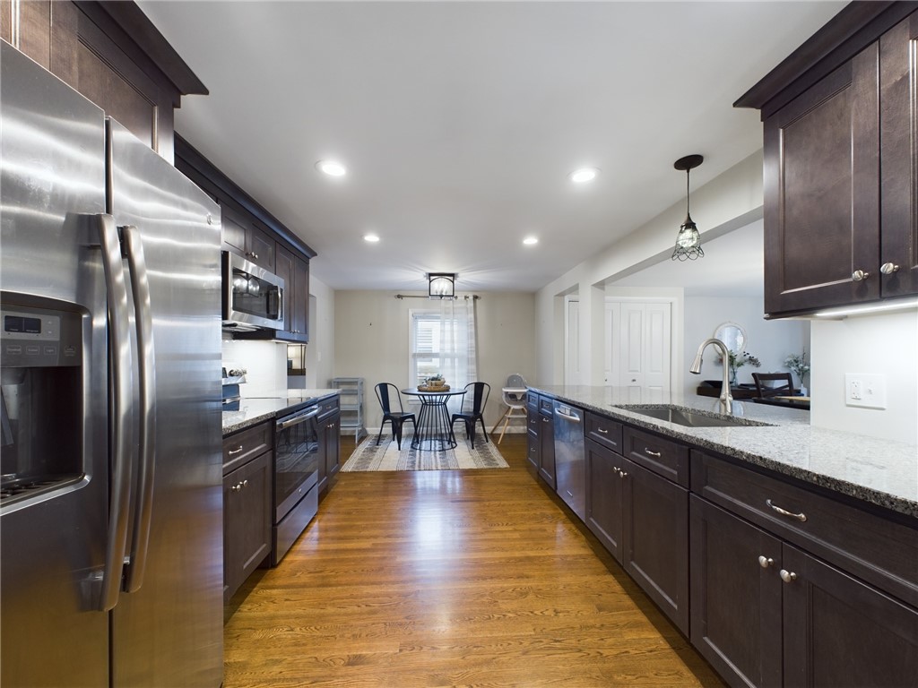 59 Darling Street Warwick, RI 02886 - Photo 10 of 28 Gallery Image 10