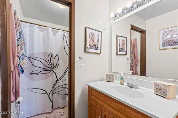 $295,000 | 1209 South 43rd Avenue, Yakima, WA 98908