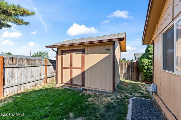 $300,000 | 1209 South 43rd Avenue, Yakima, WA 98908
