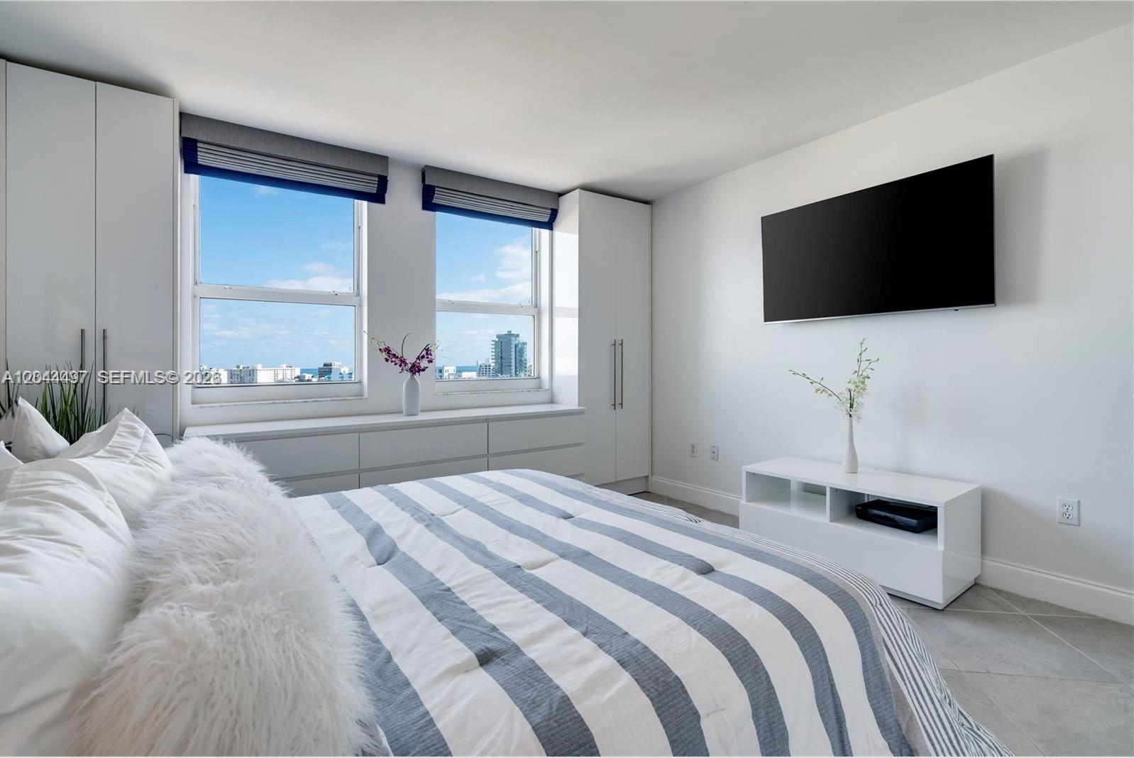 90 Alton Road, Unit 1207 Miami Beach, FL 33139 - Photo 7 of 24
