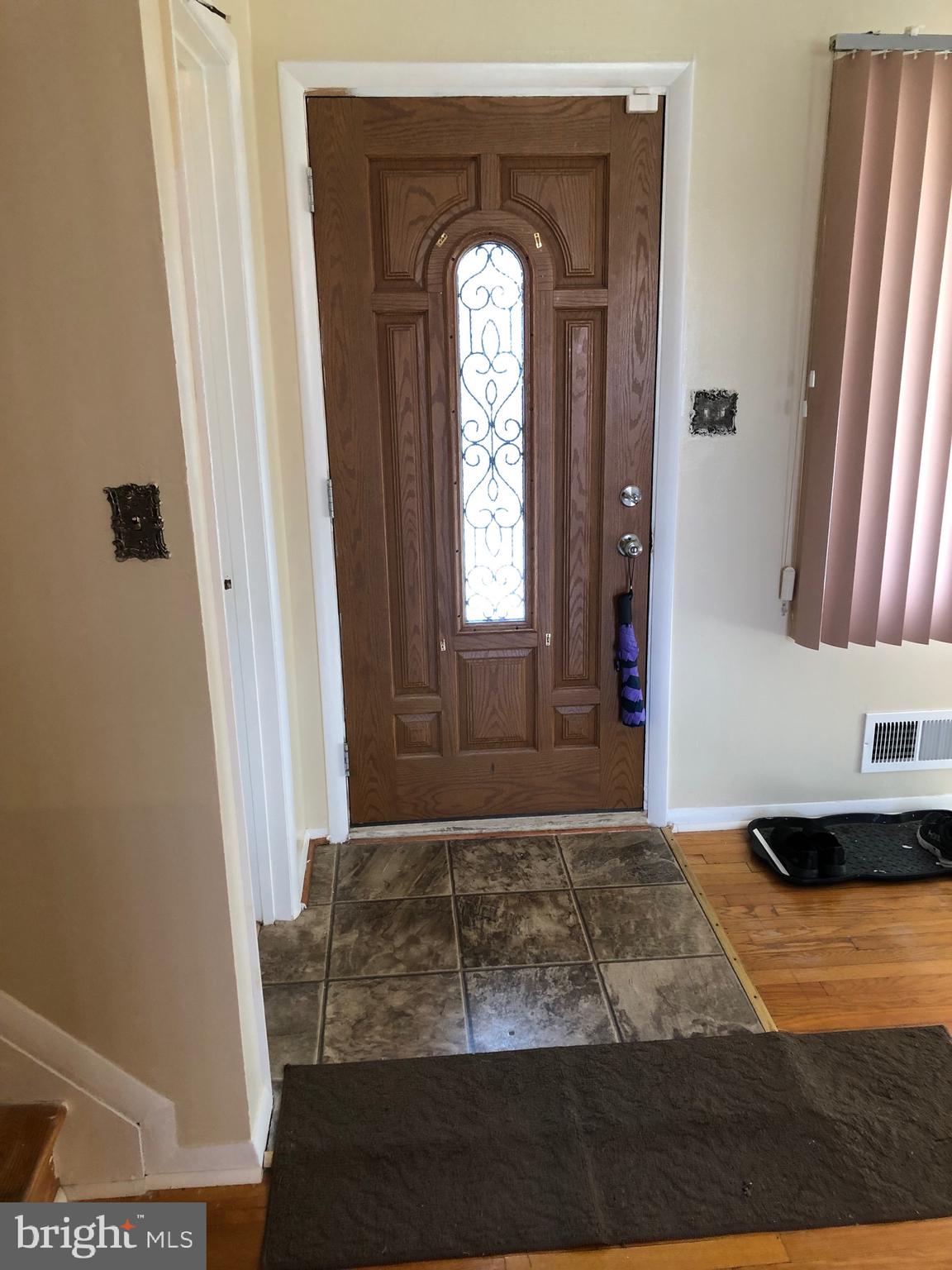 4383 Crest Heights Road Baltimore, MD 21215 - Photo 3 of 34 Foyer