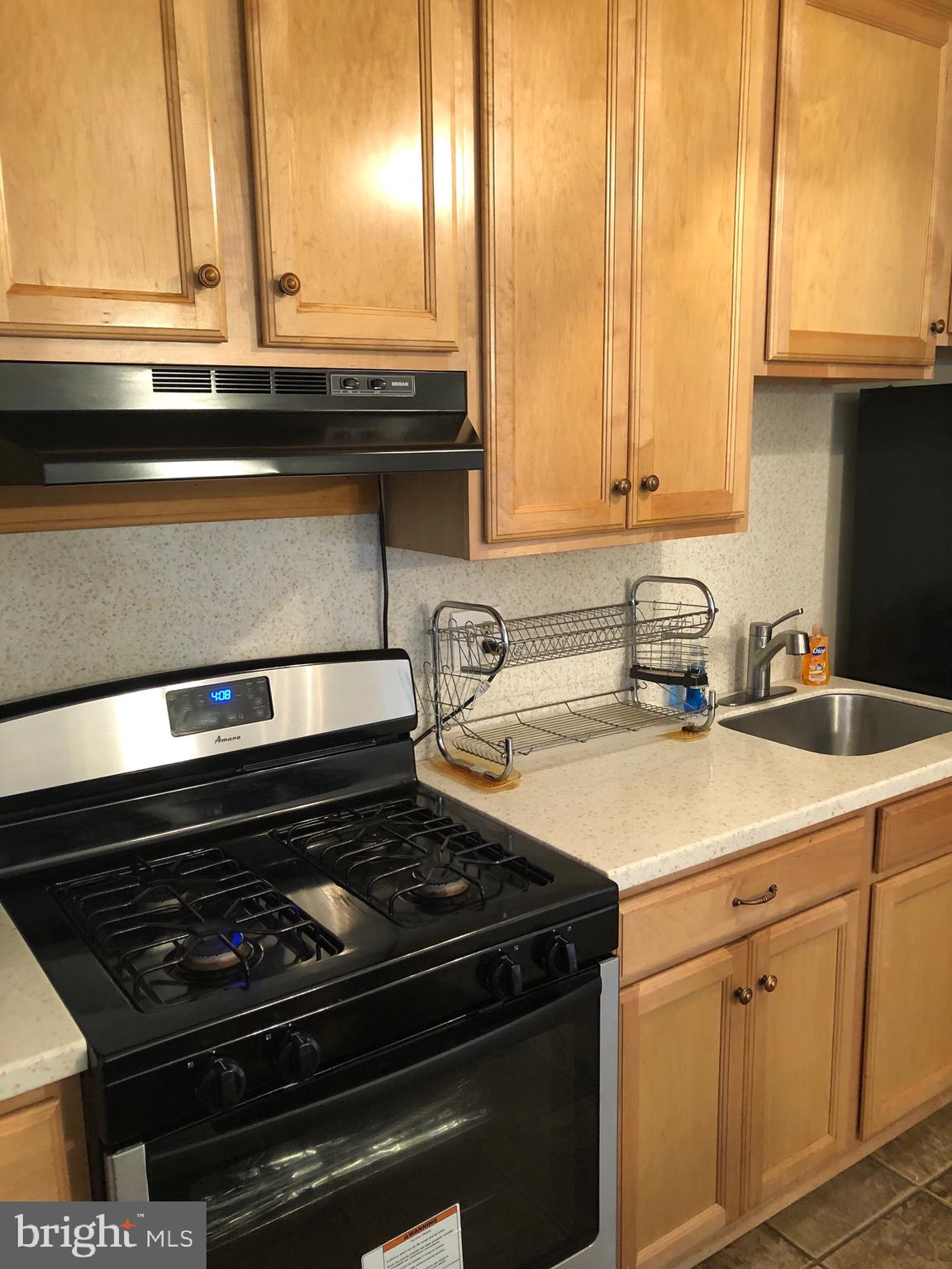 4383 Crest Heights Road Baltimore, MD 21215 - Photo 9 of 34 Kitchen View