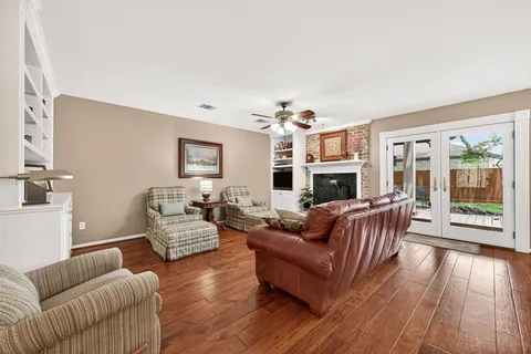 $569,000 | 303 Longview Drive, Sugar Land, TX 77478