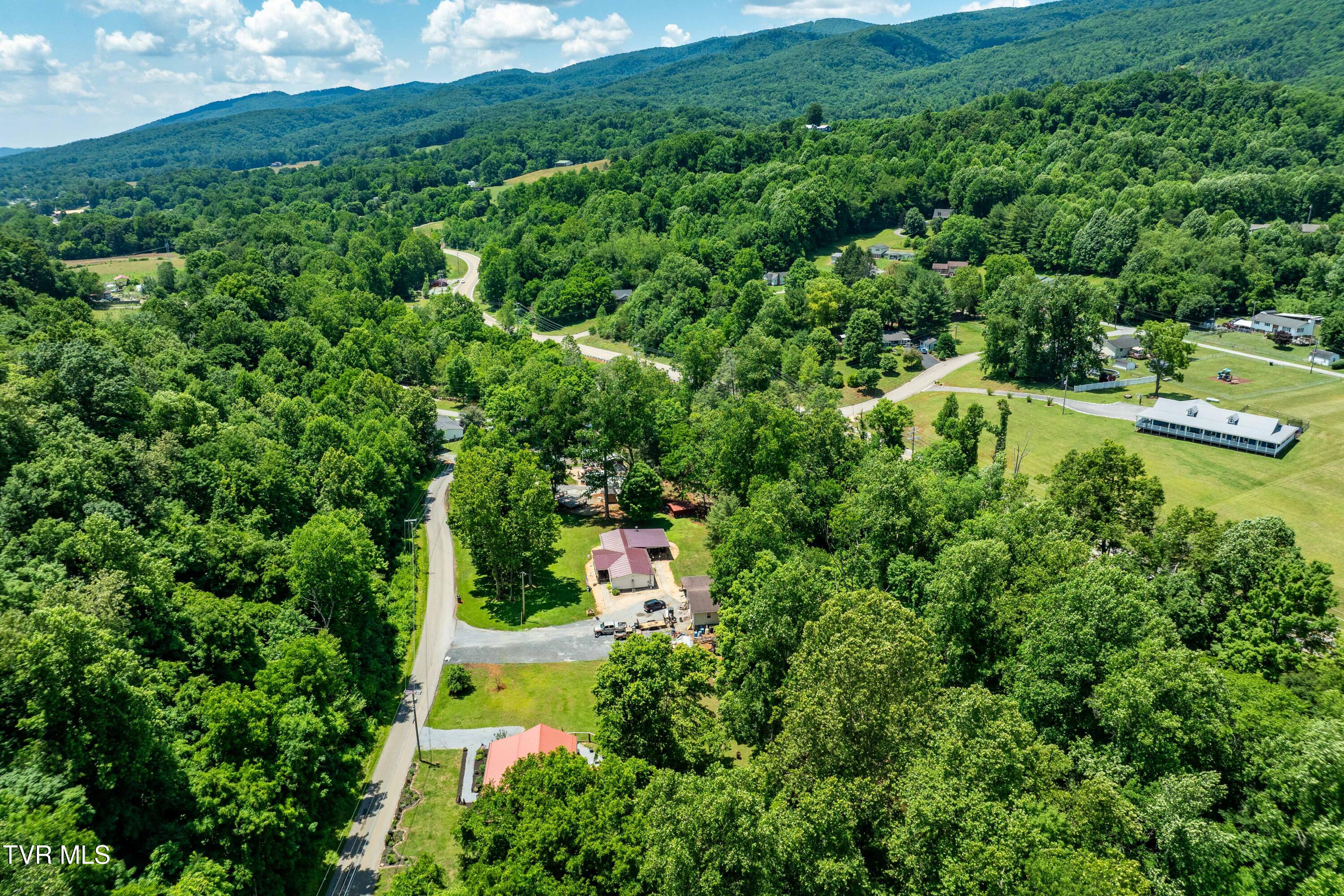 135 Grindstaff Hollow Road Elizabethton, TN 37643 - Photo 98 of 116 135 Grindstaff Hollow (4 of 83)